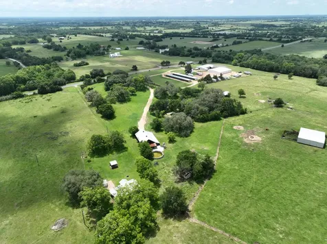 810 Highway 237 Burton TX 77835