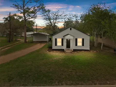 107 Mulberry Street Hallettsville TX 77964