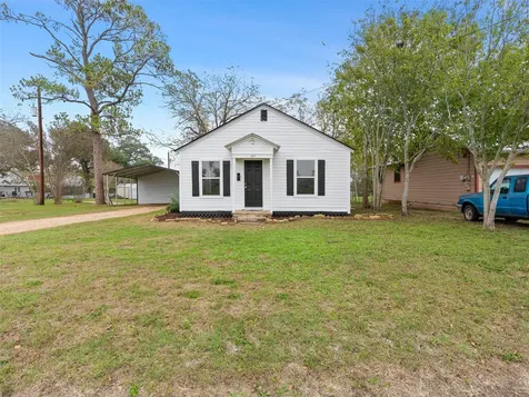 107 Mulberry Street Hallettsville TX 77964