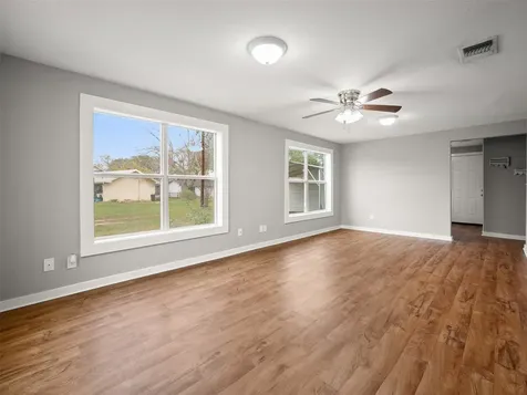 107 Mulberry Street Hallettsville TX 77964