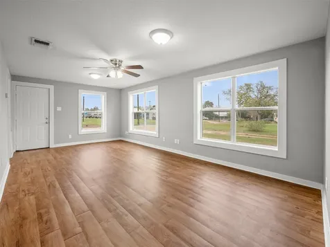 107 Mulberry Street Hallettsville TX 77964