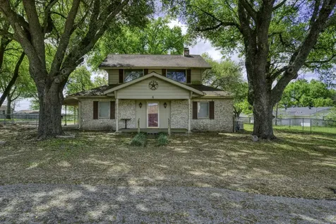 4 W Manning Street Madisonville TX 77864