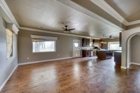 4 W Manning Street Madisonville TX 77864
