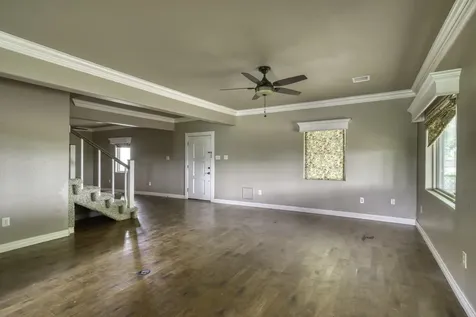 4 W Manning Street Madisonville TX 77864