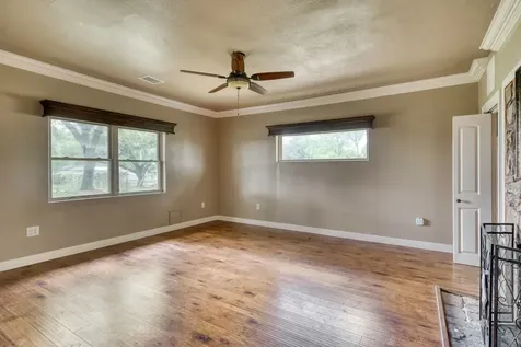 4 W Manning Street Madisonville TX 77864