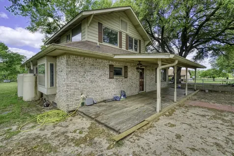 4 W Manning Street Madisonville TX 77864
