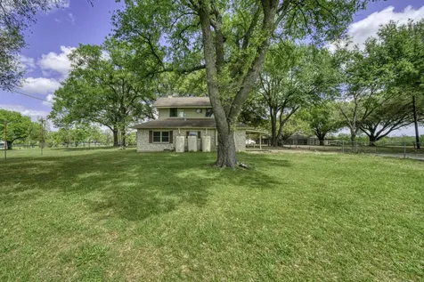 4 W Manning Street Madisonville TX 77864