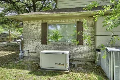 4 W Manning Street Madisonville TX 77864
