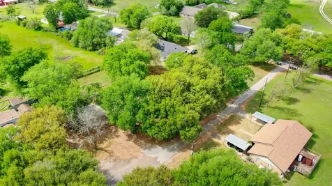 4 W Manning Street Madisonville TX 77864