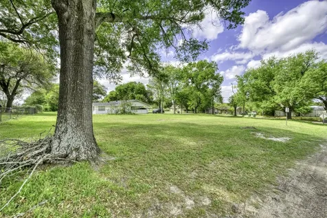 4 W Manning Street Madisonville TX 77864