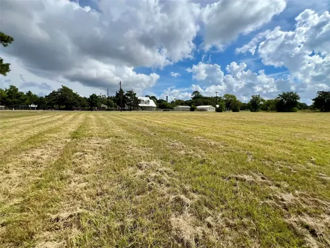 1195 B Track Road W New Ulm TX 78950