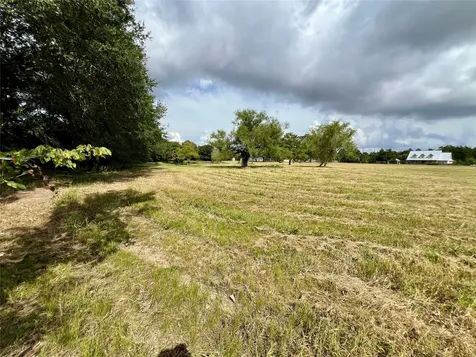 1195 B Track Road W New Ulm TX 78950