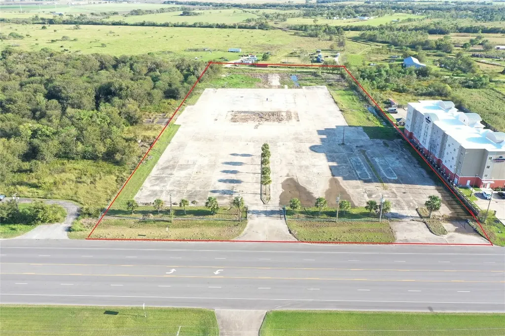 5900 Highway 35 Highway E Bay City TX 77414