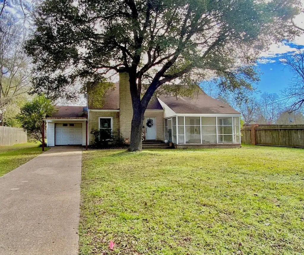 102 N Gordon Drive Crockett TX 75835