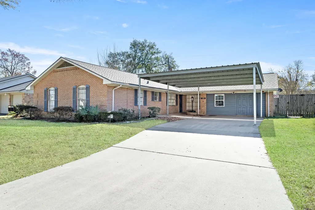 5755 Sul Ross Lane Beaumont TX 77706