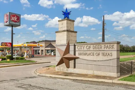 2206 Camdon Drive Deer Park TX 77536