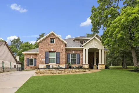 514 Pinehurst Drive New Ulm TX 78950