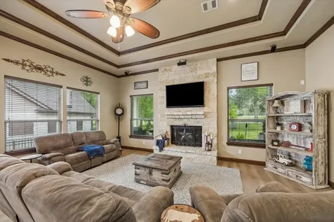 514 Pinehurst Drive New Ulm TX 78950