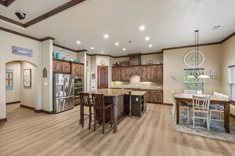 514 Pinehurst Drive New Ulm TX 78950