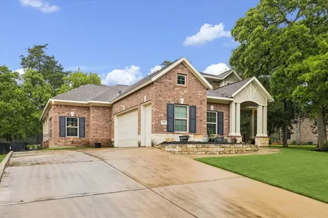 514 Pinehurst Drive New Ulm TX 78950