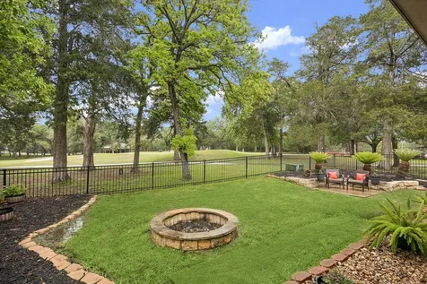 514 Pinehurst Drive New Ulm TX 78950