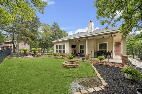 514 Pinehurst Drive New Ulm TX 78950