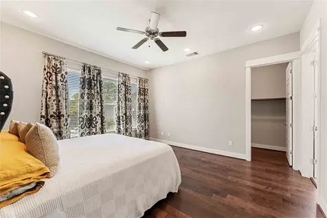 434 Yale Oaks Lane Houston TX 77091