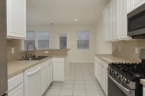 102 Blue Creek The Woodlands TX 77382