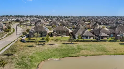 2304 Dolan Falls Lane Pearland TX 77089