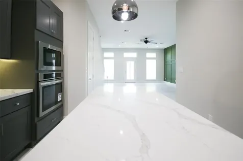 5113 Hershe Street B Houston TX 77020