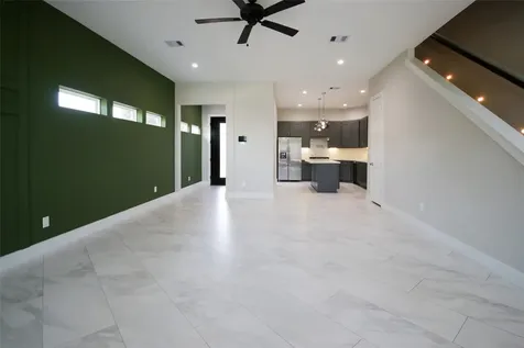 5113 Hershe Street B Houston TX 77020