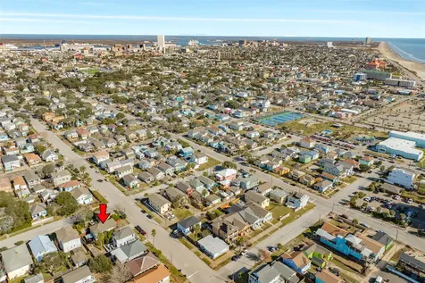 2205 30th Street Galveston TX 77550
