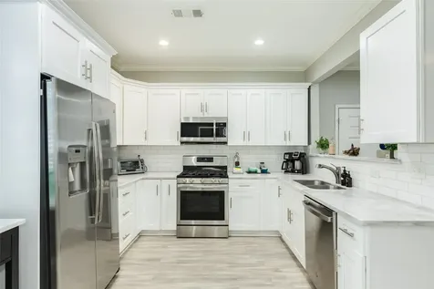 2205 30th Street Galveston TX 77550