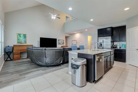 6614 Hunters Way Lane Baytown TX 77521