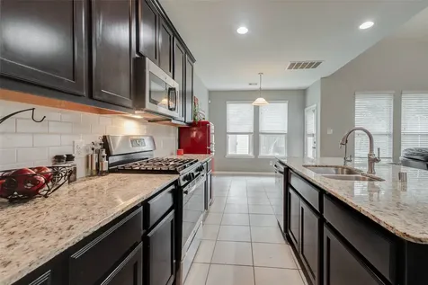 6614 Hunters Way Lane Baytown TX 77521