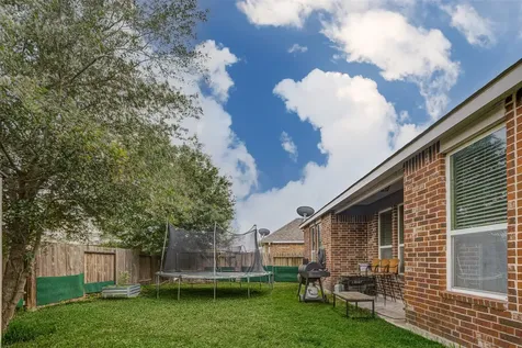 6614 Hunters Way Lane Baytown TX 77521