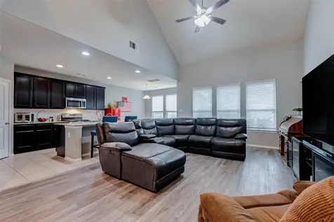 6614 Hunters Way Lane Baytown TX 77521