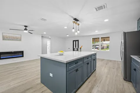 5719 Southwind Street Houston TX 77033
