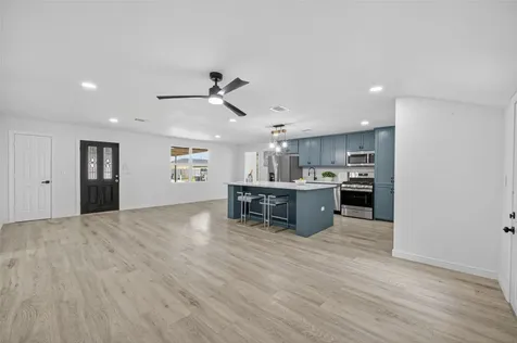 5719 Southwind Street Houston TX 77033