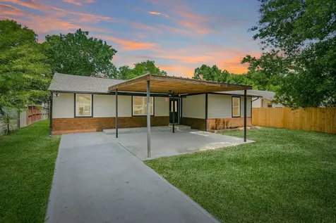 5719 Southwind Street Houston TX 77033