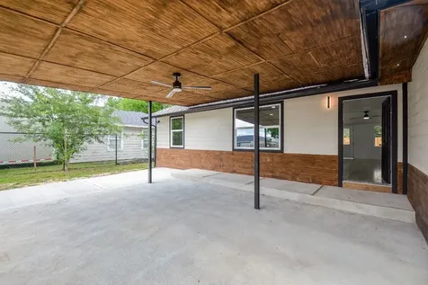5719 Southwind Street Houston TX 77033