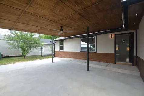 5719 Southwind Street Houston TX 77033