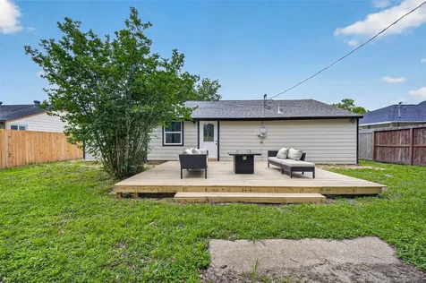 5719 Southwind Street Houston TX 77033