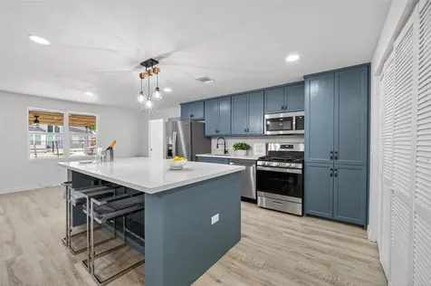 5719 Southwind Street Houston TX 77033
