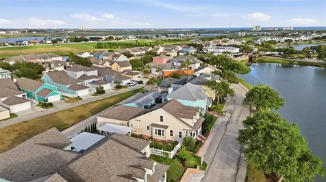 10 Mariner Pass Galveston TX 77554
