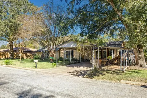 143 Machemehl Drive Bellville TX 77418