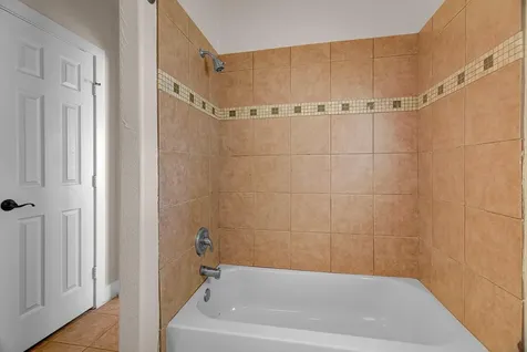 1017 11th Street 3 Galveston TX 77550