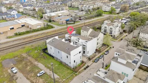 4608 Nett Street C Houston TX 77007