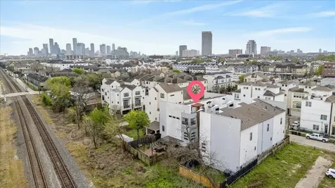 4608 Nett Street C Houston TX 77007