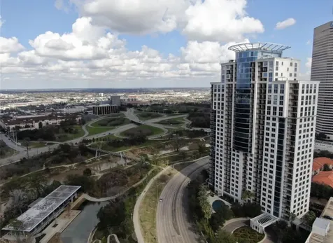 3333 Allen Parkway 1403 Houston TX 77019